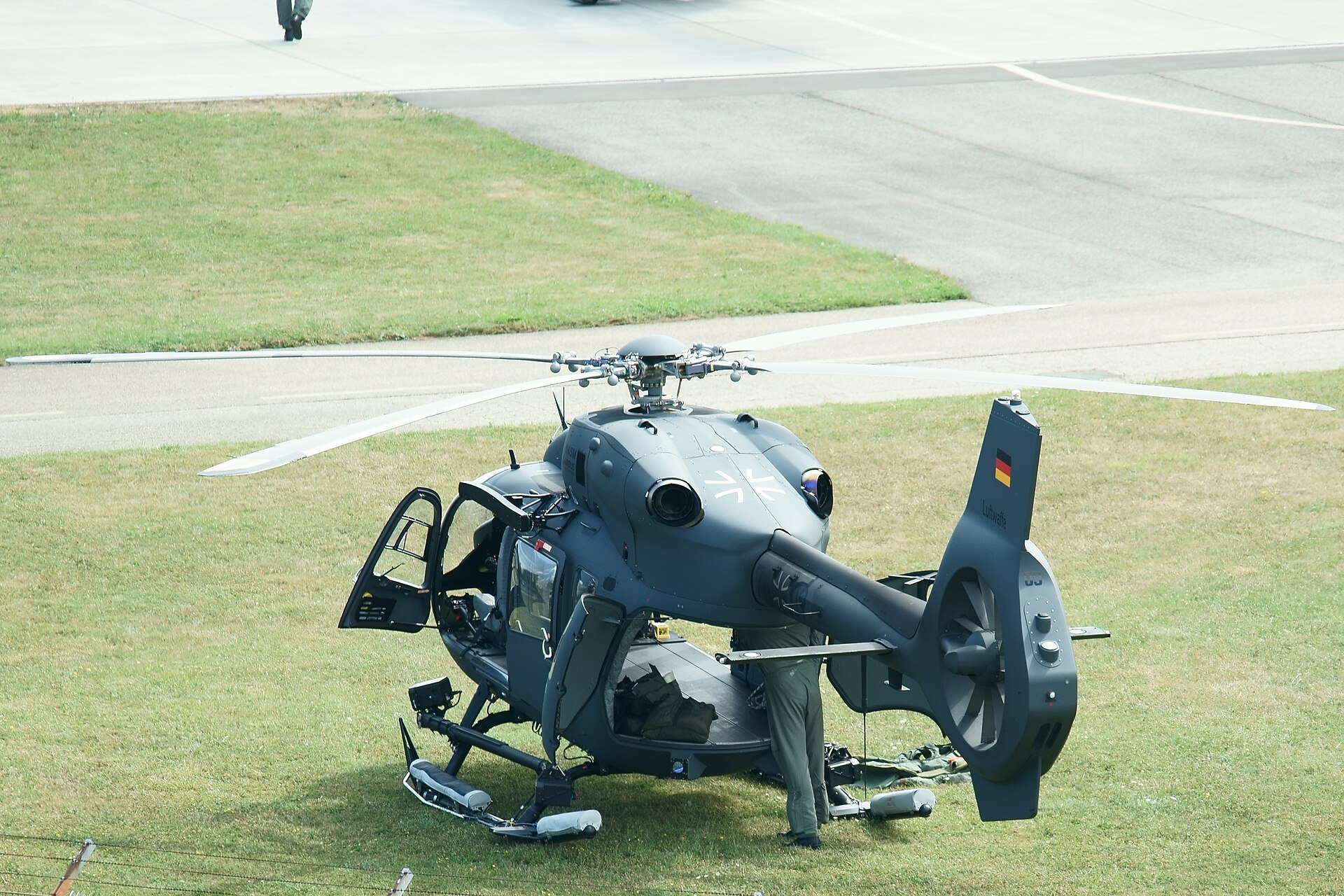 KSK — Kommando Spezialkräfte 4